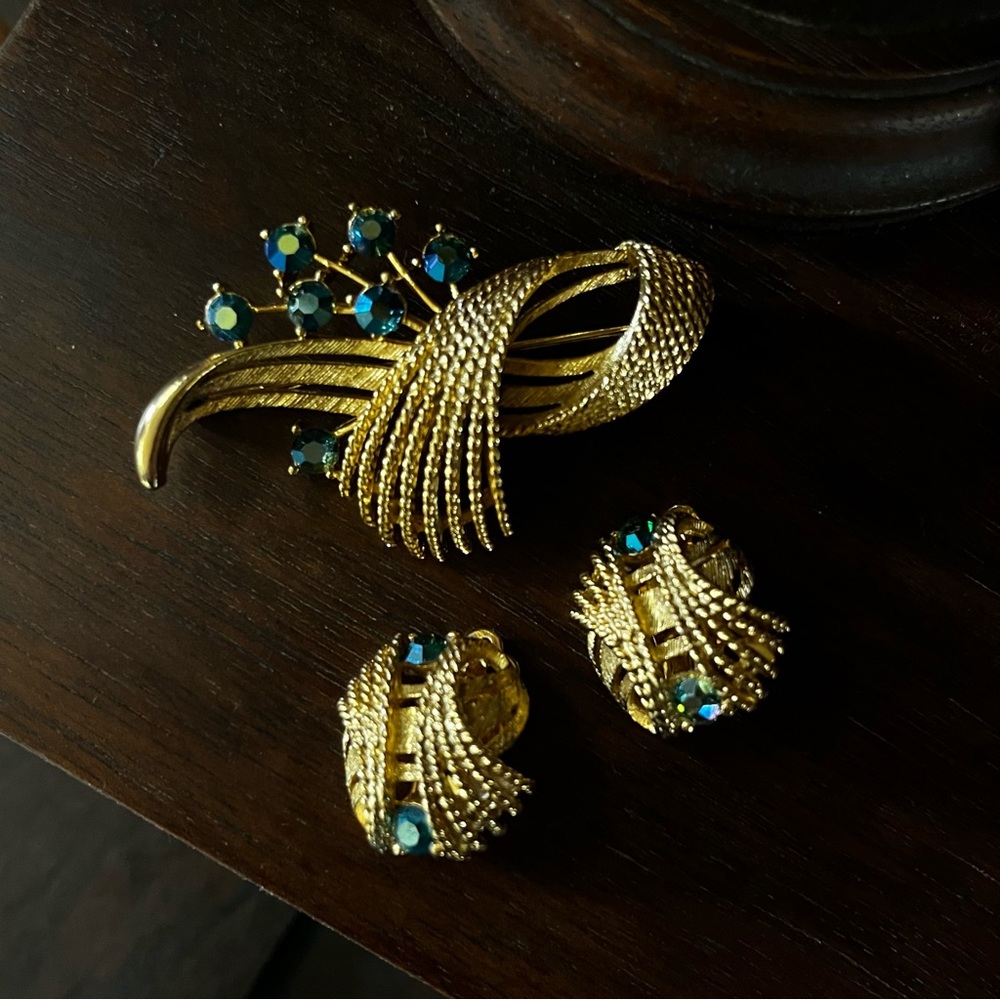 Vintage Lisner Brooch & Earring Set Blue Green AB Iridescent Rhinestones